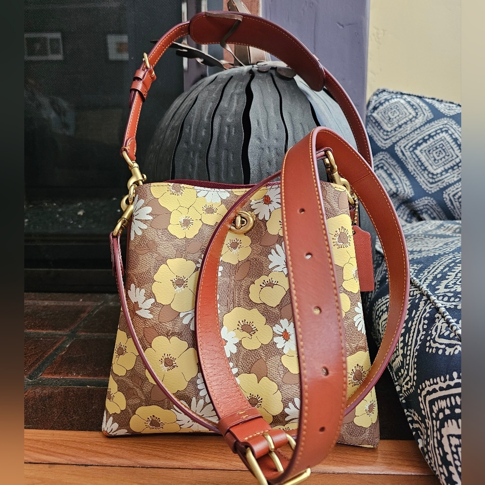 Coach Willow Bucket Bag in Signature Canvas w Floral Print